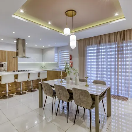 公寓 Comfortable Family In With Terrace & 2 Bathrooms