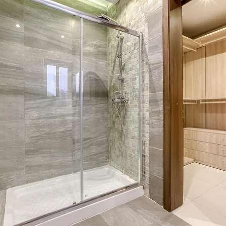 公寓 Comfortable Family In With Terrace & 2 Bathrooms *