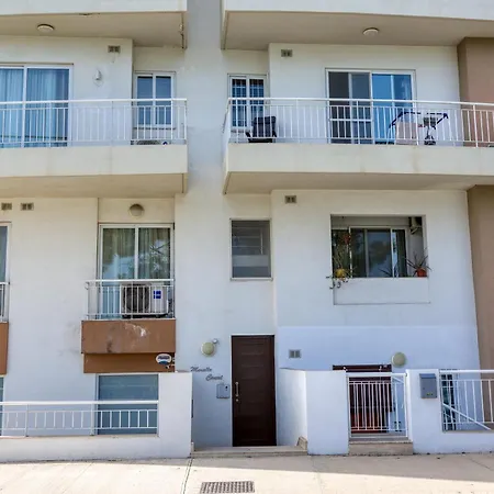Comfortable Family In With Terrace & 2 Bathrooms 莫斯塔